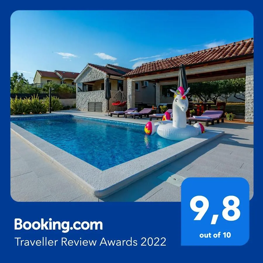 סבטי פיליפ אי ג'קוב Villa Lorema-Pet Friendly On 5000 Sqm Garden,Pool, Jacuzzi, Billiard&Ps5 סבטי פיליפ אי ג'קוב