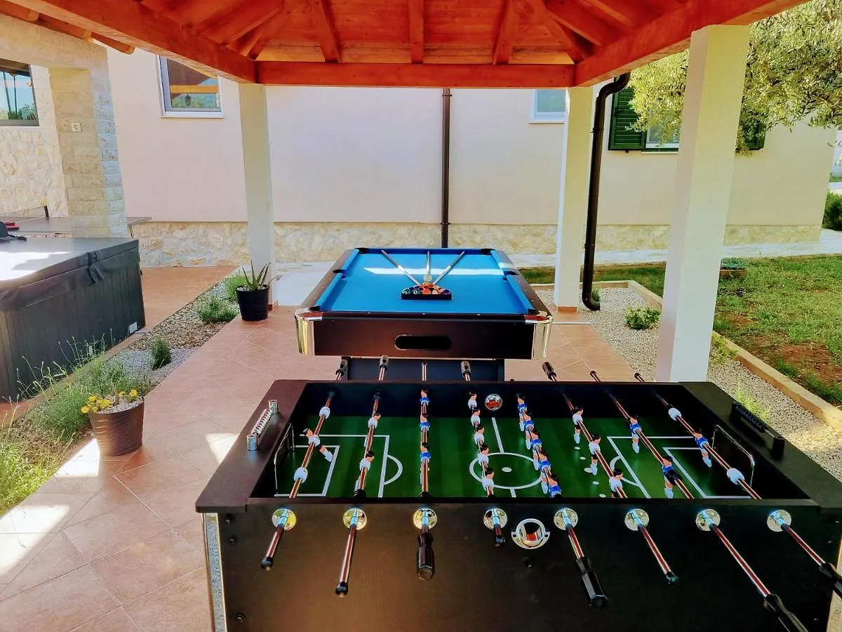 סבטי פיליפ אי ג'קוב Villa Lorema-Pet Friendly On 5000 Sqm Garden,Pool, Jacuzzi, Billiard&Ps5